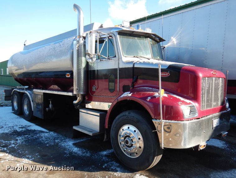 image for item HX9551 2005 Peterbilt 330  tank truck