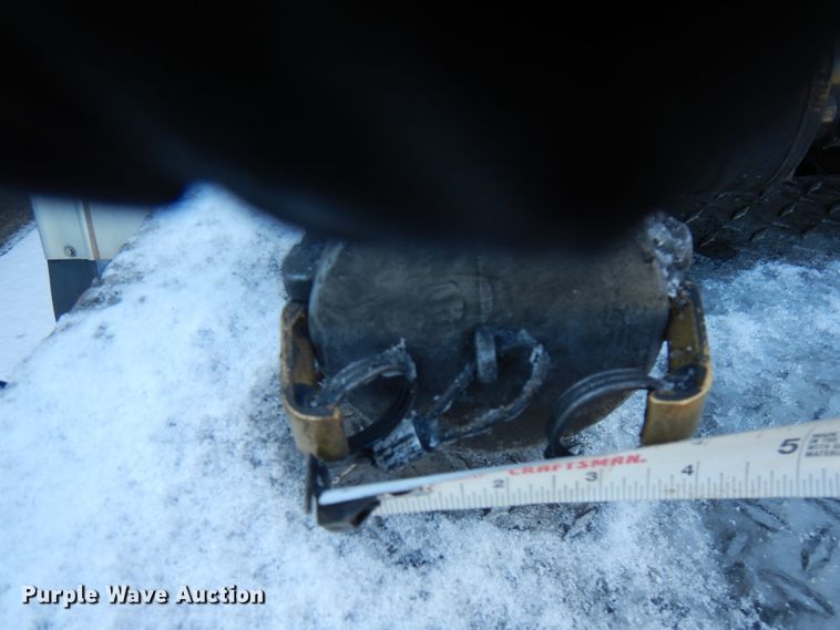 image for item HX9551 2005 Peterbilt 330  tank truck