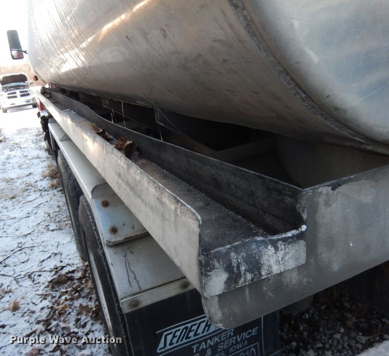 image for item HX9552 Kenworth  tank truck