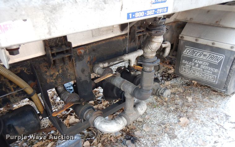 image for item HX9552 Kenworth  tank truck