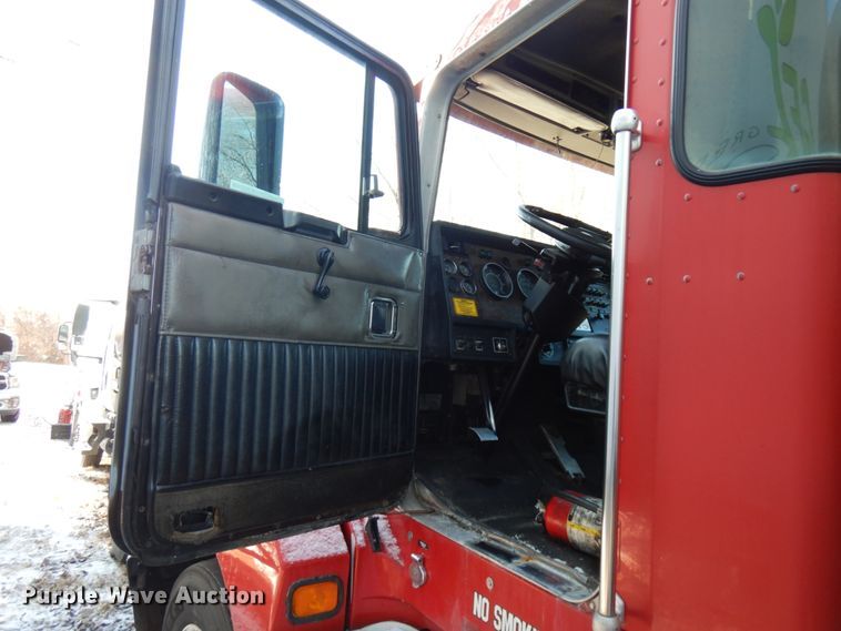 image for item HX9552 Kenworth  tank truck