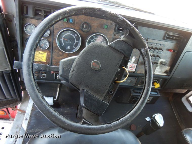 image for item HX9552 Kenworth  tank truck