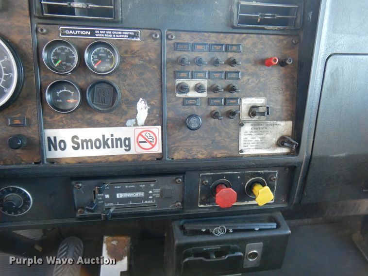 image for item HX9552 Kenworth  tank truck