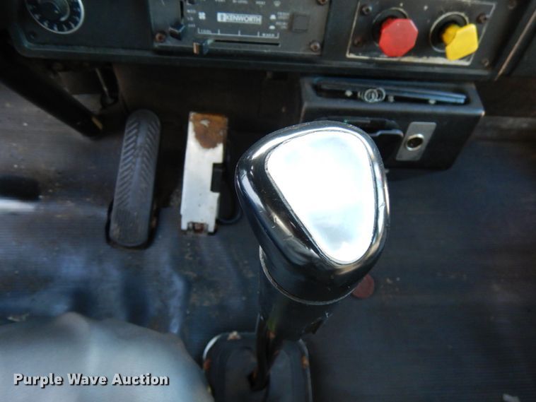 image for item HX9552 Kenworth  tank truck