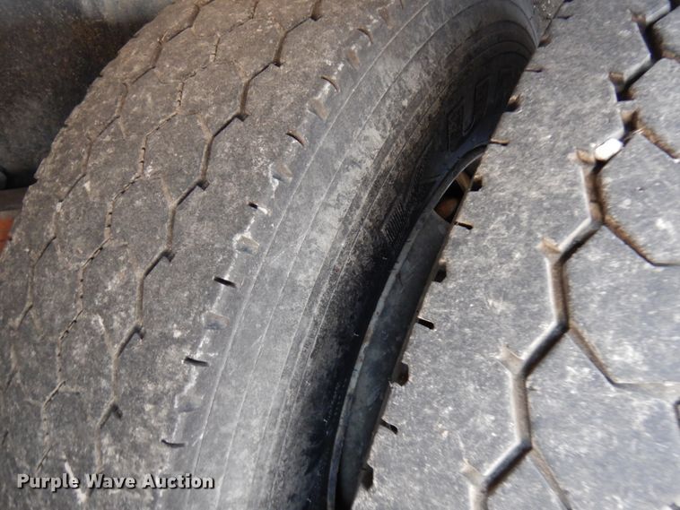 image for item HX9552 Kenworth  tank truck