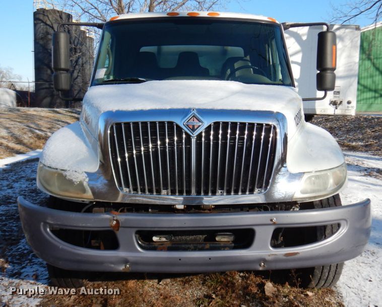 image for item HX9553 2008 International 4300  tank truck