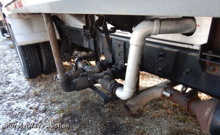 image for item HX9553 2008 International 4300  tank truck