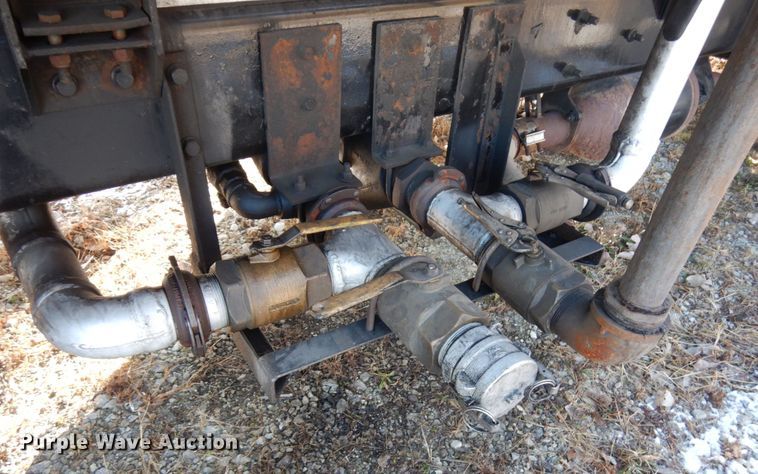 image for item HX9553 2008 International 4300  tank truck