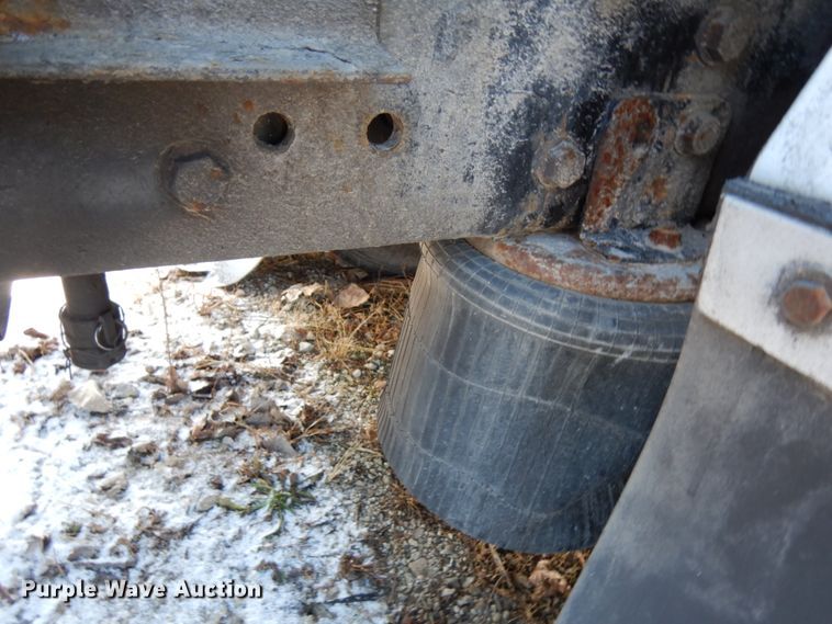 image for item HX9553 2008 International 4300  tank truck