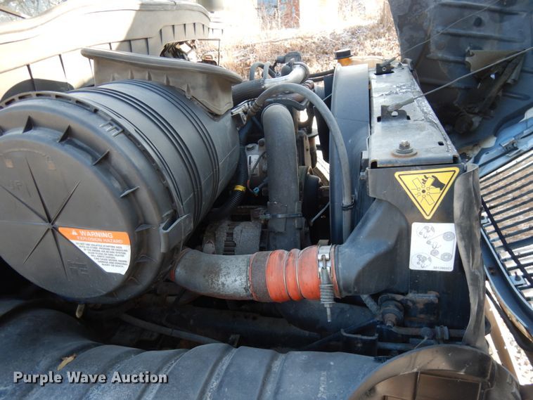 image for item HX9553 2008 International 4300  tank truck