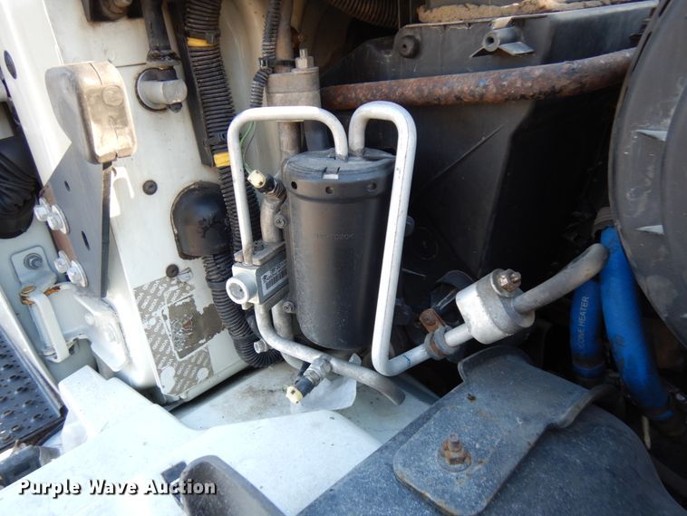 image for item HX9553 2008 International 4300  tank truck