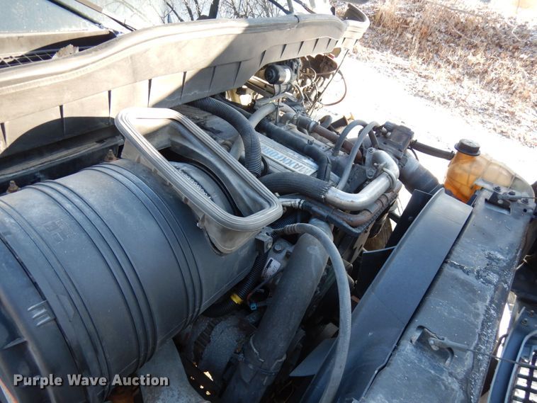 image for item HX9553 2008 International 4300  tank truck