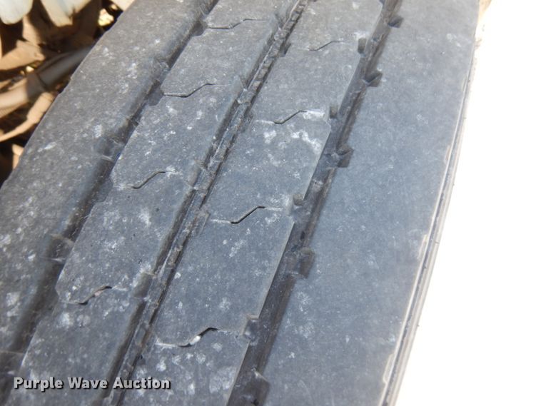 image for item HX9553 2008 International 4300  tank truck