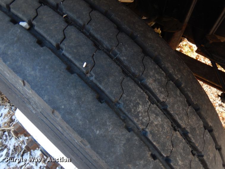 image for item HX9553 2008 International 4300  tank truck