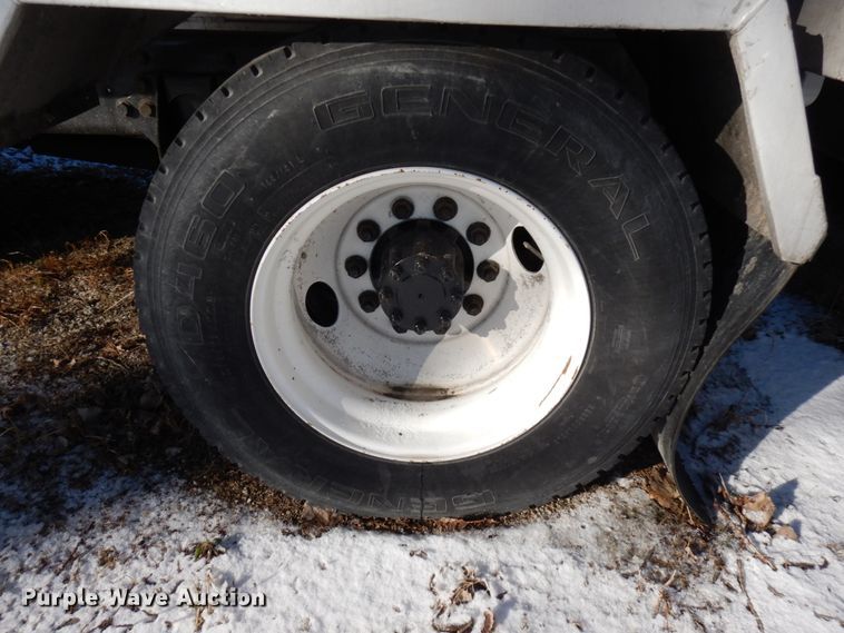 image for item HX9553 2008 International 4300  tank truck