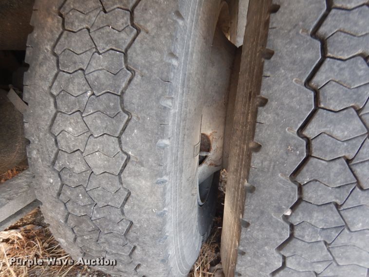 image for item HX9553 2008 International 4300  tank truck