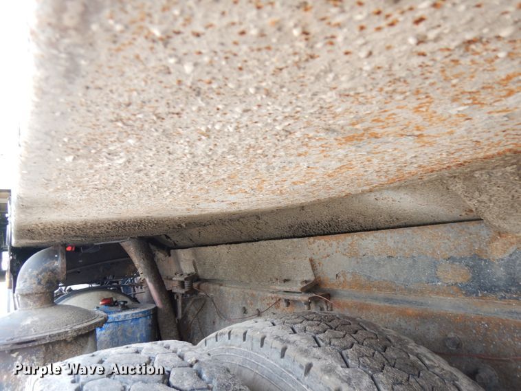 image for item HX9554 1996 Mack CH613  tank truck