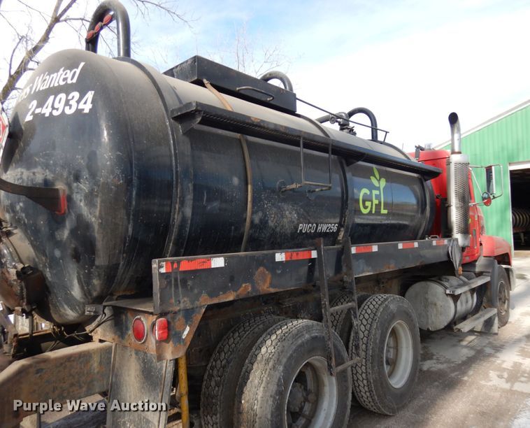 image for item HX9554 1996 Mack CH613  tank truck