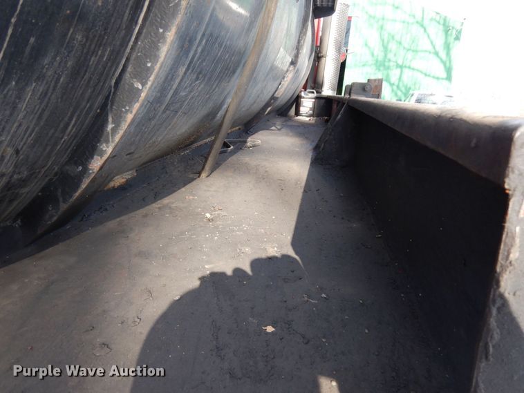 image for item HX9554 1996 Mack CH613  tank truck