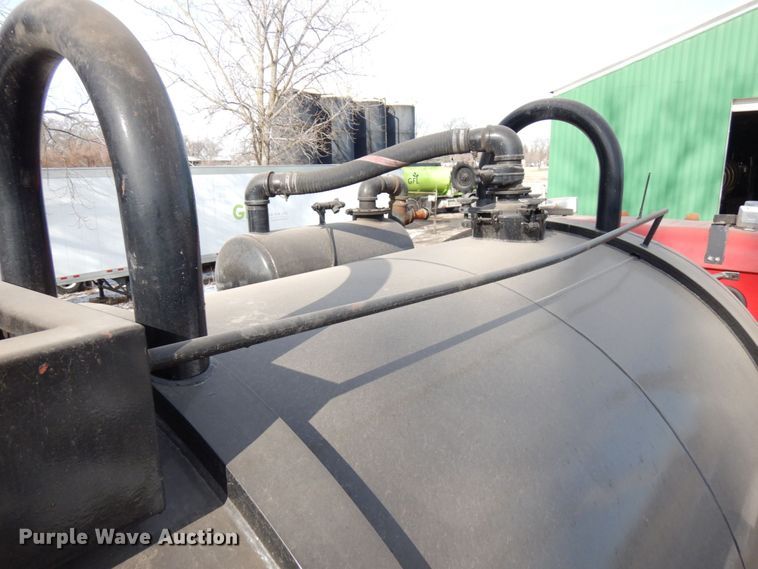 image for item HX9554 1996 Mack CH613  tank truck