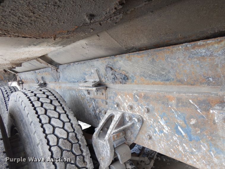 image for item HX9554 1996 Mack CH613  tank truck