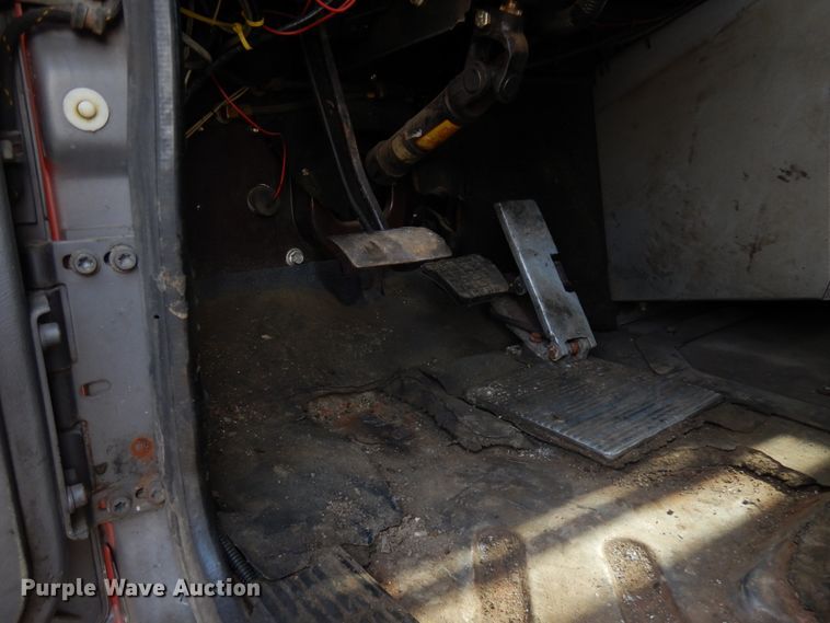 image for item HX9554 1996 Mack CH613  tank truck