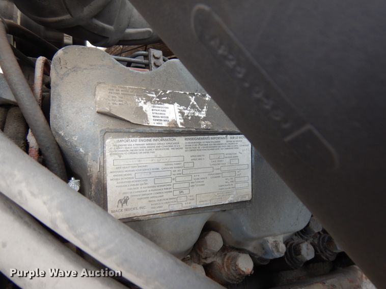 image for item HX9554 1996 Mack CH613  tank truck