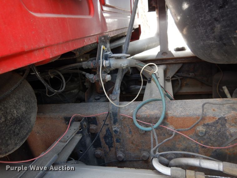 image for item HX9554 1996 Mack CH613  tank truck