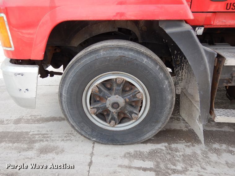 image for item HX9554 1996 Mack CH613  tank truck