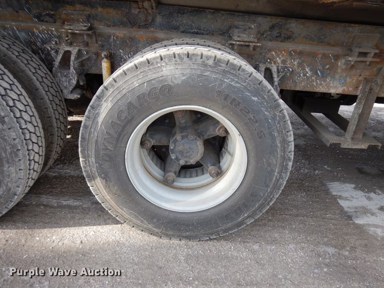 image for item HX9554 1996 Mack CH613  tank truck