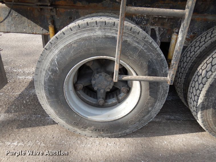 image for item HX9554 1996 Mack CH613  tank truck