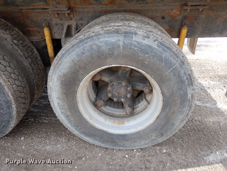 image for item HX9554 1996 Mack CH613  tank truck