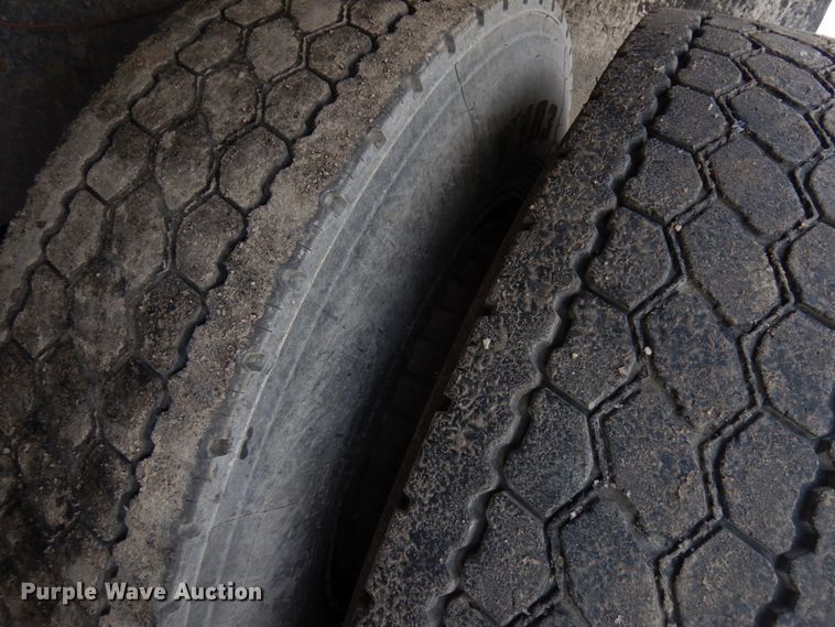 image for item HX9554 1996 Mack CH613  tank truck