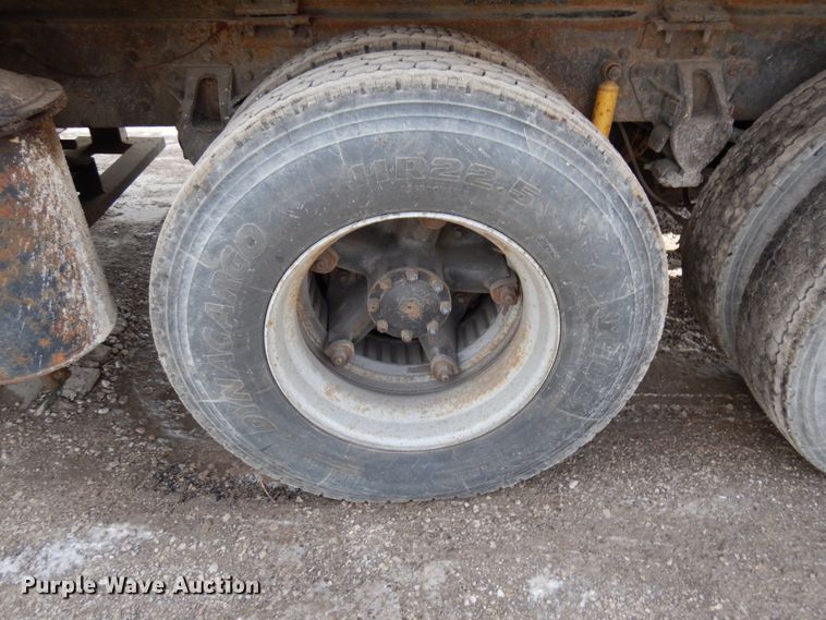 image for item HX9554 1996 Mack CH613  tank truck