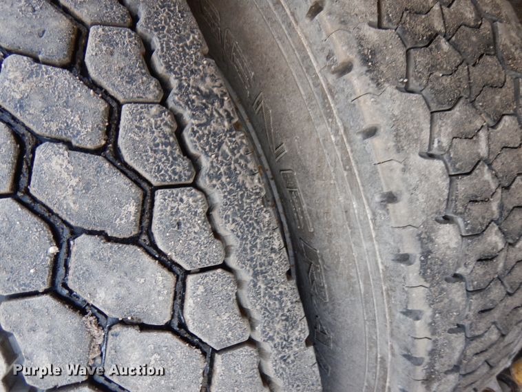 image for item HX9554 1996 Mack CH613  tank truck