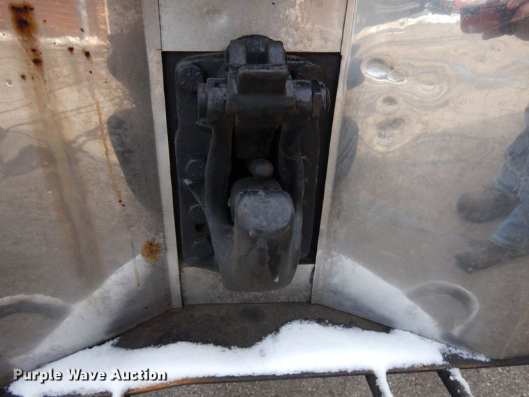 image for item HX9558 2001 Peterbilt 379  tank truck