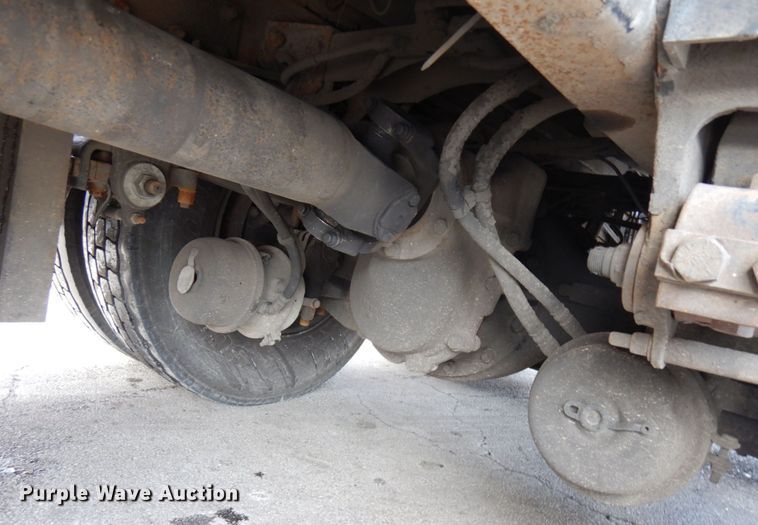 image for item HX9558 2001 Peterbilt 379  tank truck