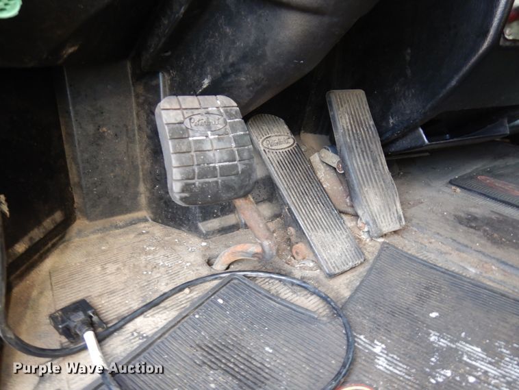 image for item HX9558 2001 Peterbilt 379  tank truck