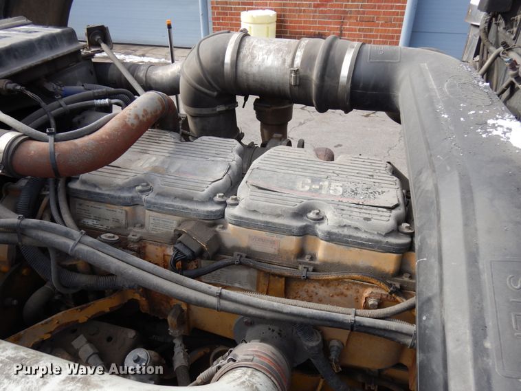 image for item HX9558 2001 Peterbilt 379  tank truck