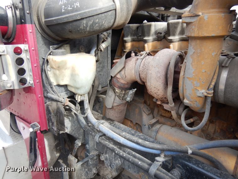 image for item HX9558 2001 Peterbilt 379  tank truck