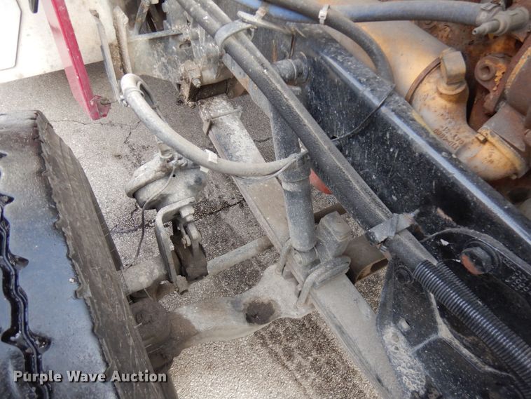 image for item HX9558 2001 Peterbilt 379  tank truck