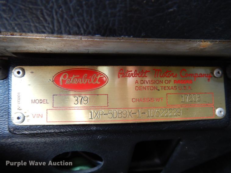 image for item HX9558 2001 Peterbilt 379  tank truck