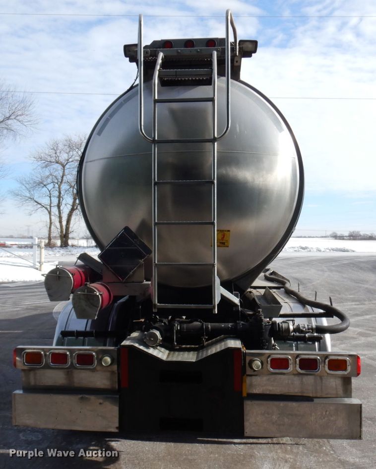 image for item HX9559 1998 International 8100  tank truck