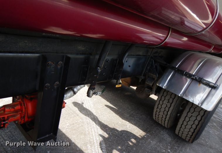 image for item HX9559 1998 International 8100  tank truck