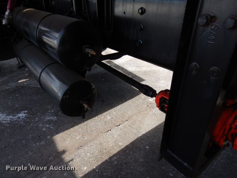 image for item HX9559 1998 International 8100  tank truck