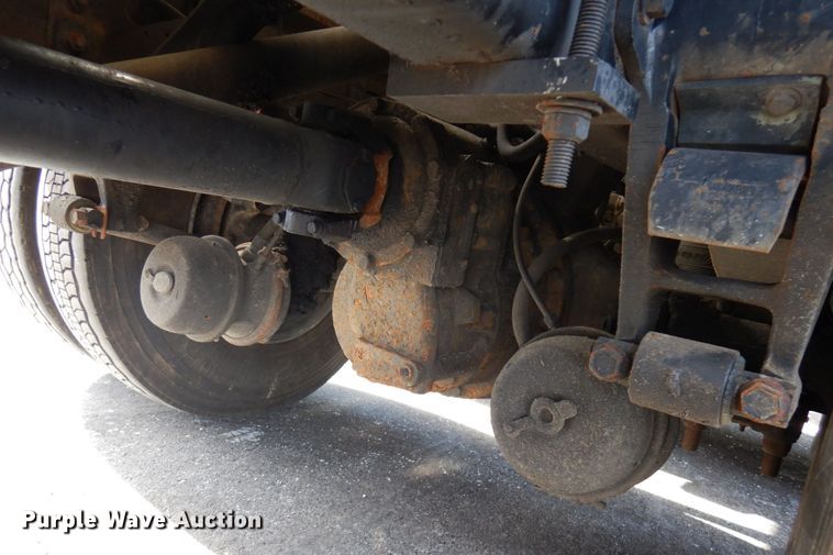 image for item HX9559 1998 International 8100  tank truck