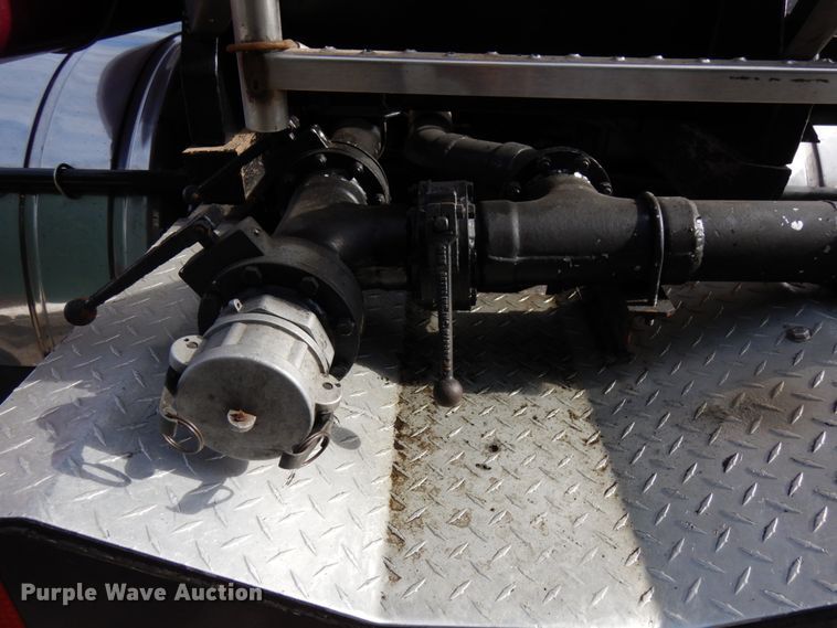 image for item HX9559 1998 International 8100  tank truck