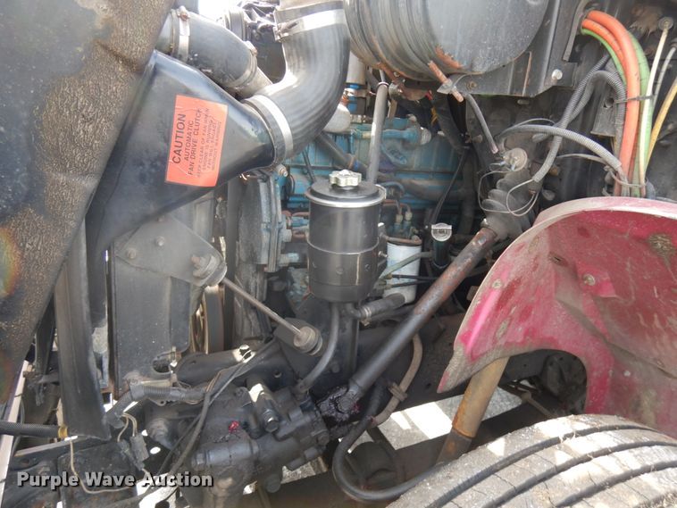 image for item HX9559 1998 International 8100  tank truck