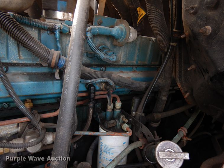 image for item HX9559 1998 International 8100  tank truck