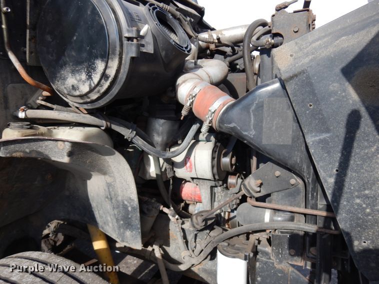 image for item HX9559 1998 International 8100  tank truck